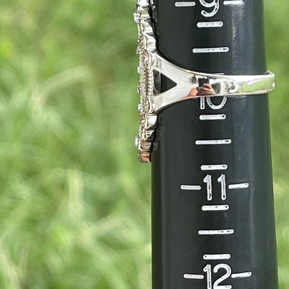 Silver Filigree Clear Crystal Cocktail Ring EUC Size 10 Silver Toned - Picture 8 of 8